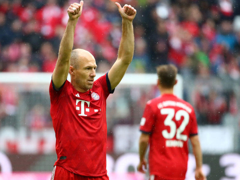 روبن يحتفل بالفوز على هانوفر