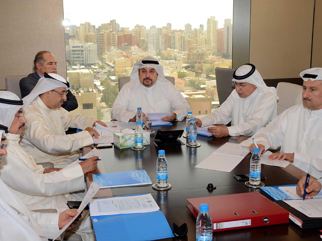 صرخوه مترئساً «العمومية»