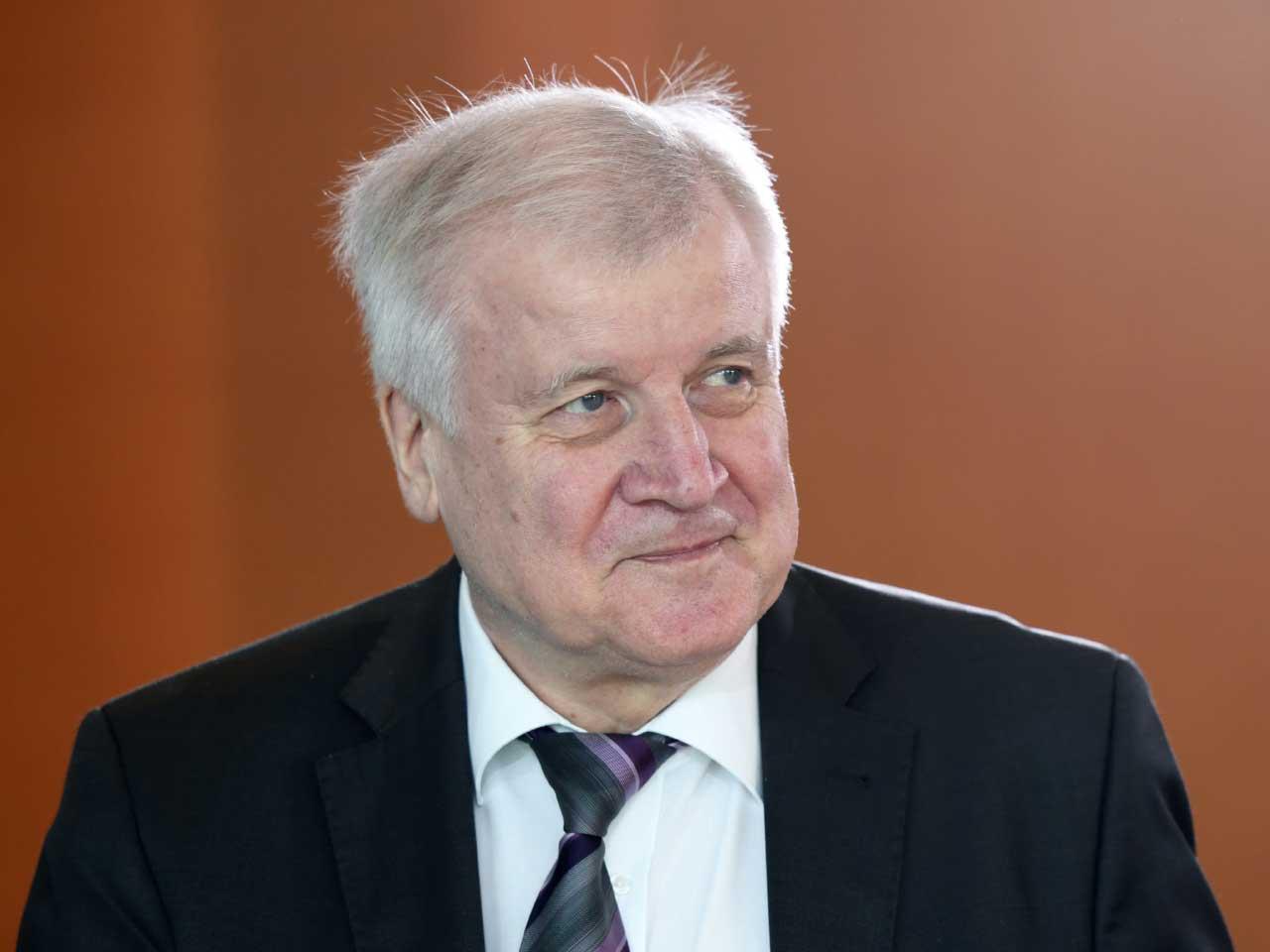 وزير الداخلية الألماني هورست زيهوفر