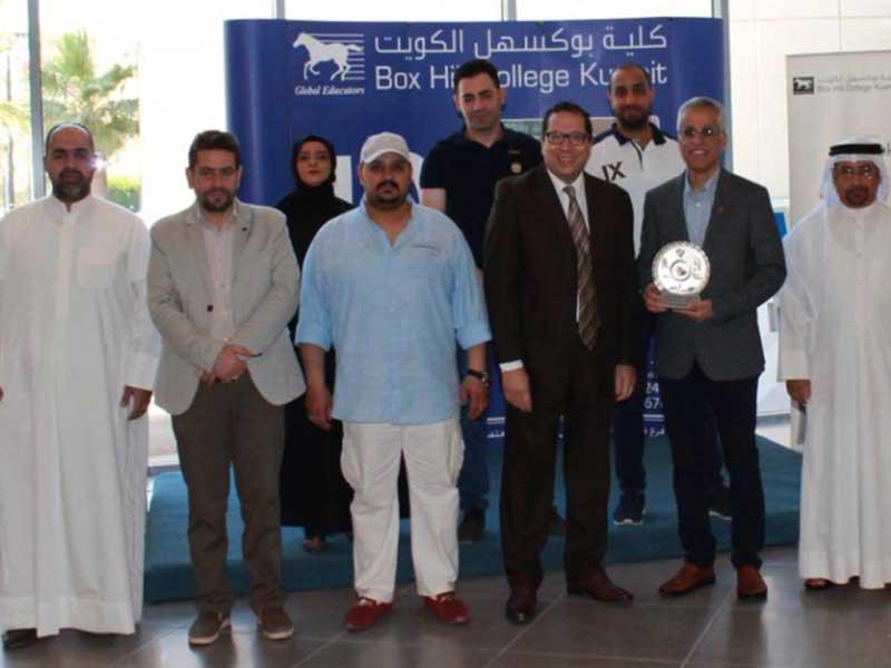 جانب من المشاركين في المعرض