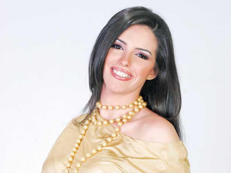 دنيا عبدالعزيز 