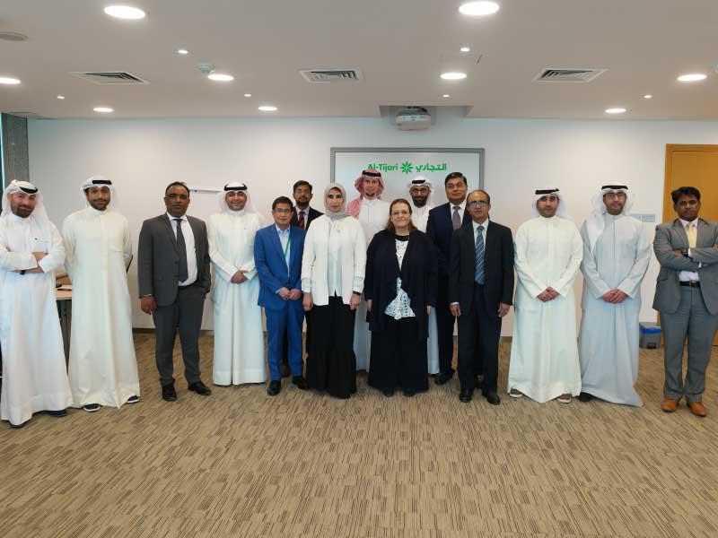 مجموعة من المشاركين في البرنامج