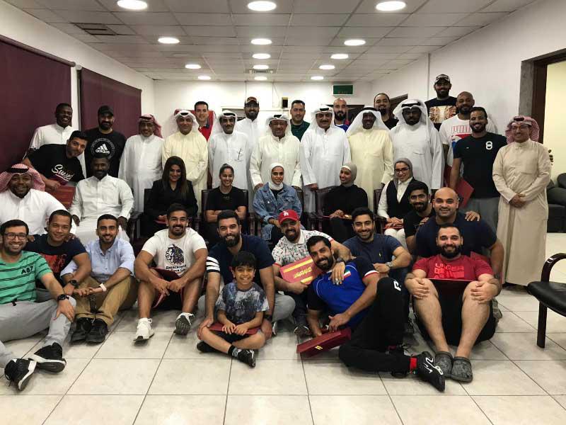 بدر الذياب يتوسط الحكام المكرمين