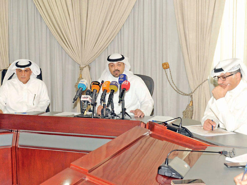 يوسف الصباح متحدثاً في المؤتمر الصحافي