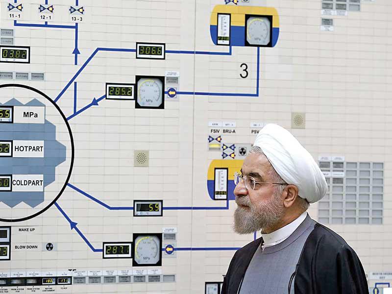 روحاني يزور مفاعل بوشهر في 2015 