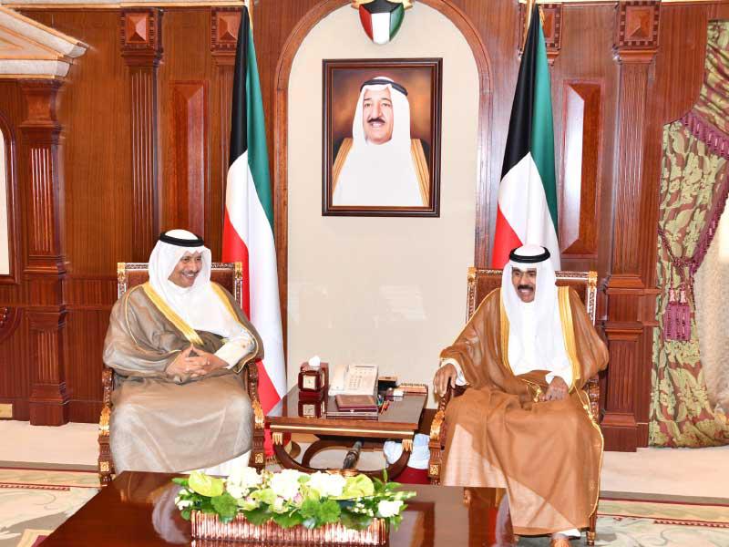 سمو ولي العهد الشيخ نواف الأحمد استقبل رئيس مجلس الوزراء سمو الشيخ جابر المبارك بقصر بيان صباح امس