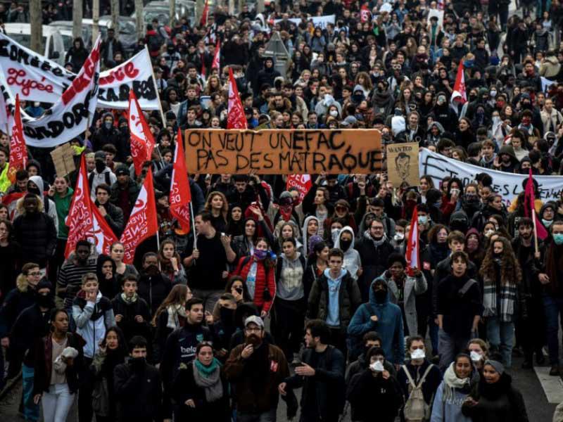  الإضراب والتظاهر في جميع أنحاء فرنسا