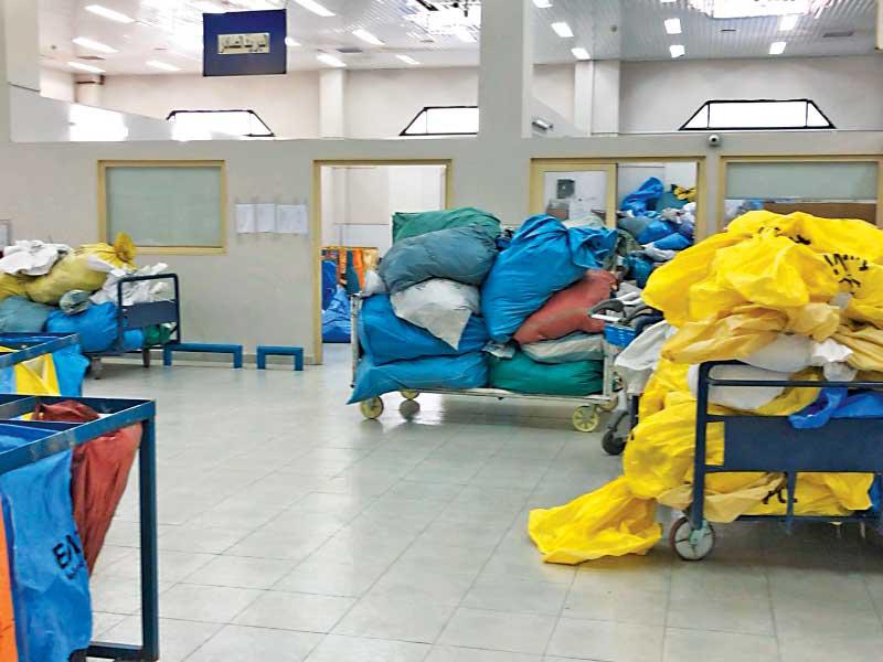 طرود بريدية مكدسة نتيجة إضراب عمال البريد