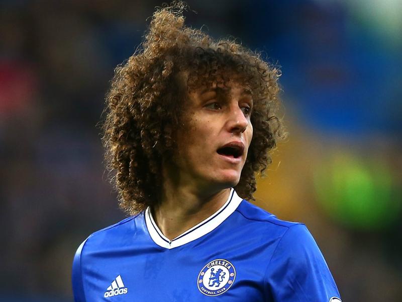 مدافع نادي تشلسي الدولي البرازيلي السابق دافيد لويز