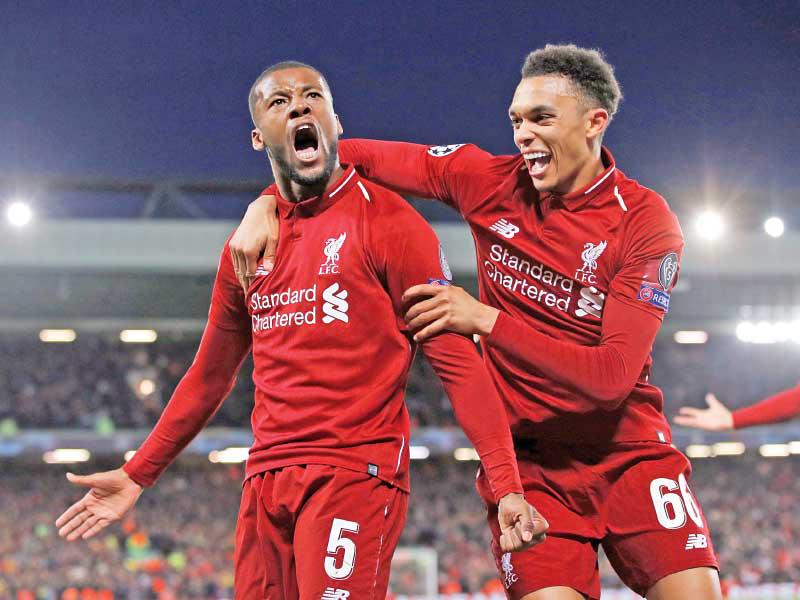 وينالدوم نجم ليفربول وزميله أرنولد