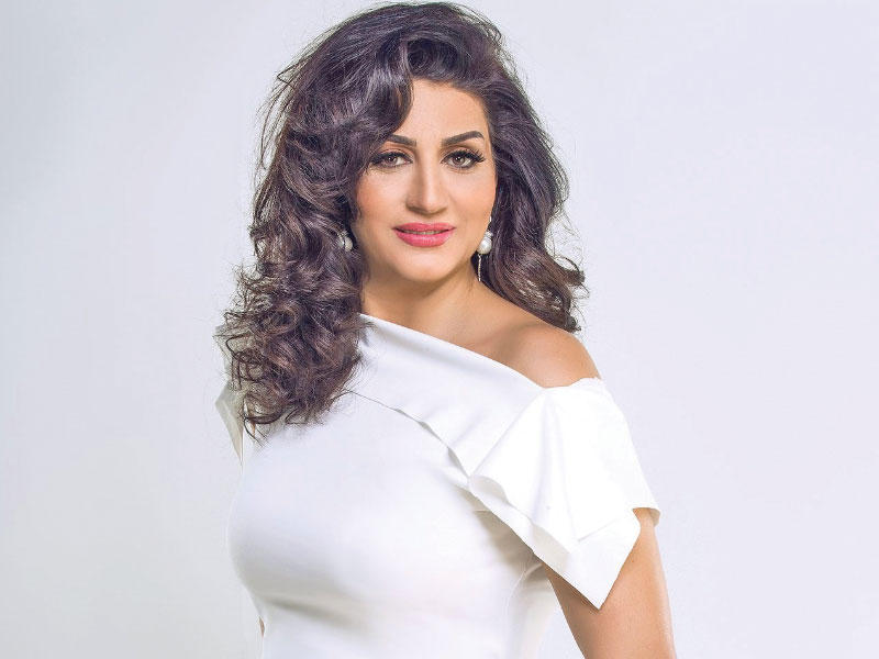  الفنانة وفاء عامر
