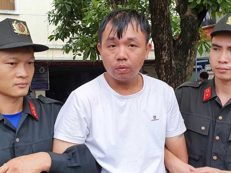 احد المهربين 