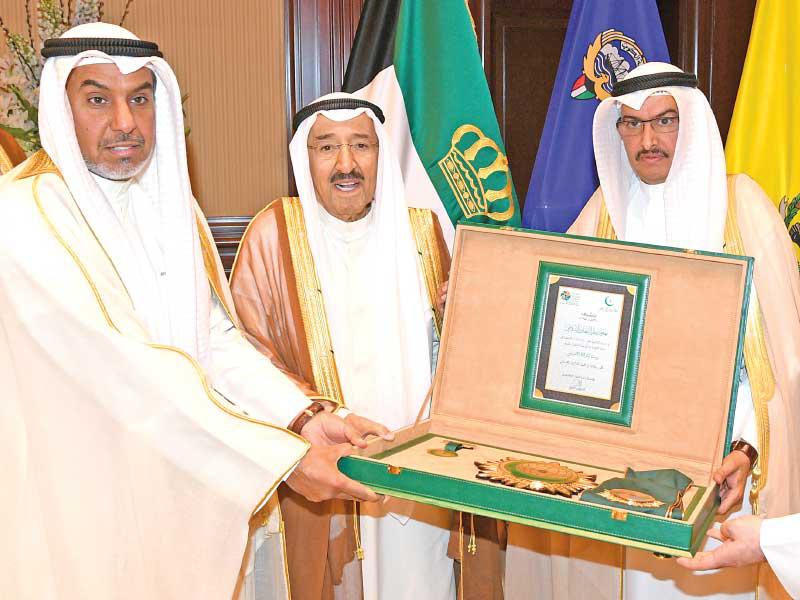 الأمير مستقبلاً الشعلة ومحمد العتيبي أمس