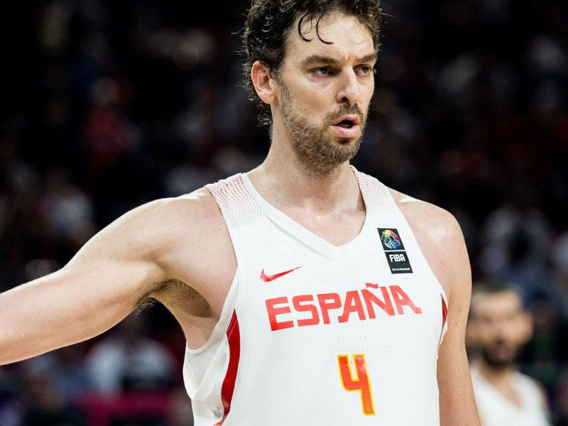 لاعب دوري كرة السلة الأميركي للمحترفين باو غاسول