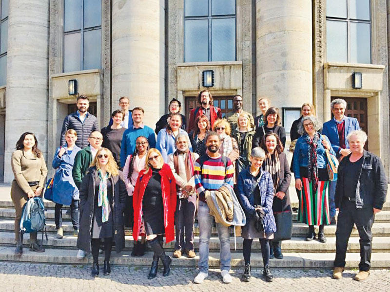 الوفد العالمي الذي دعته وزارة الخارجية الألمانية لحضور ملتقى برلين للمسرح