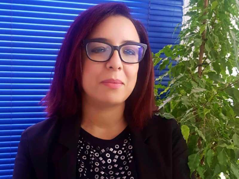 الكاتبة والمترجمة المغربية عائشة موماد