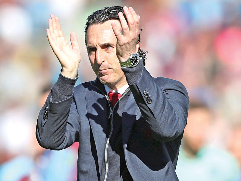 الإسباني أوناي ايمري، المدير الفني لنادي أرسنال الإنكليزي لكرة القدم