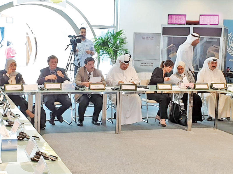 جانب من الحلقة النقاشية