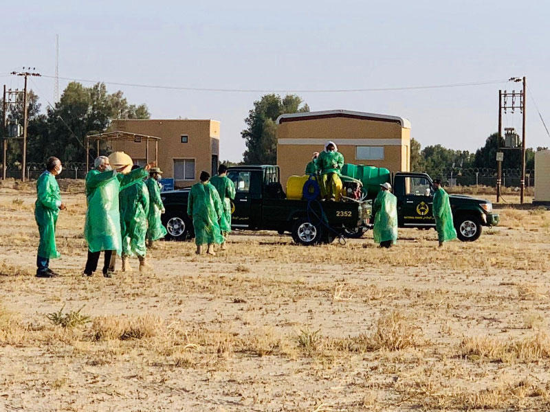 جولة للاطلاع على سير عمل الجهات الحكومية المشاركة في مكافحة الجراد