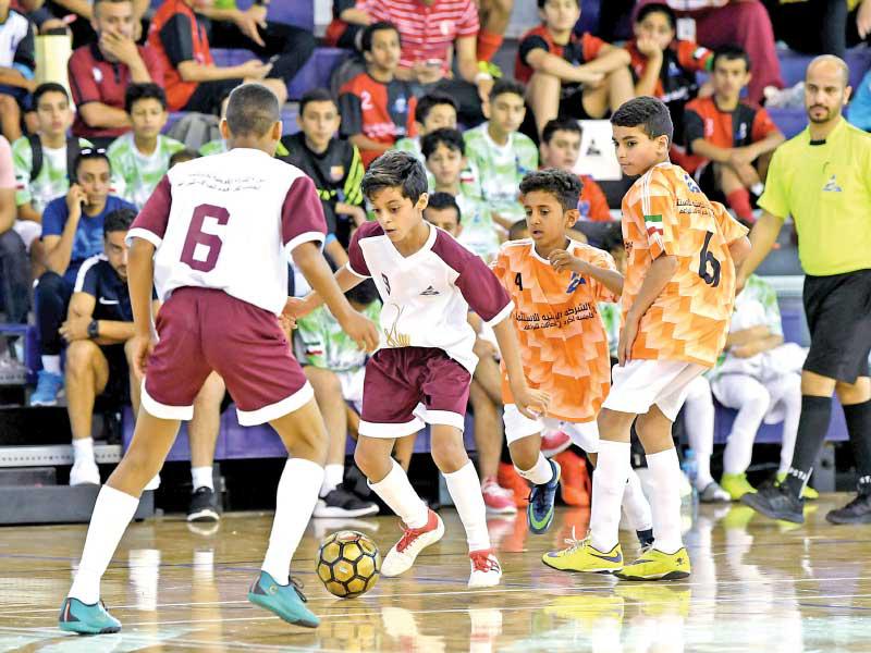 جانب من براعم الصالات في منافسات البطولة