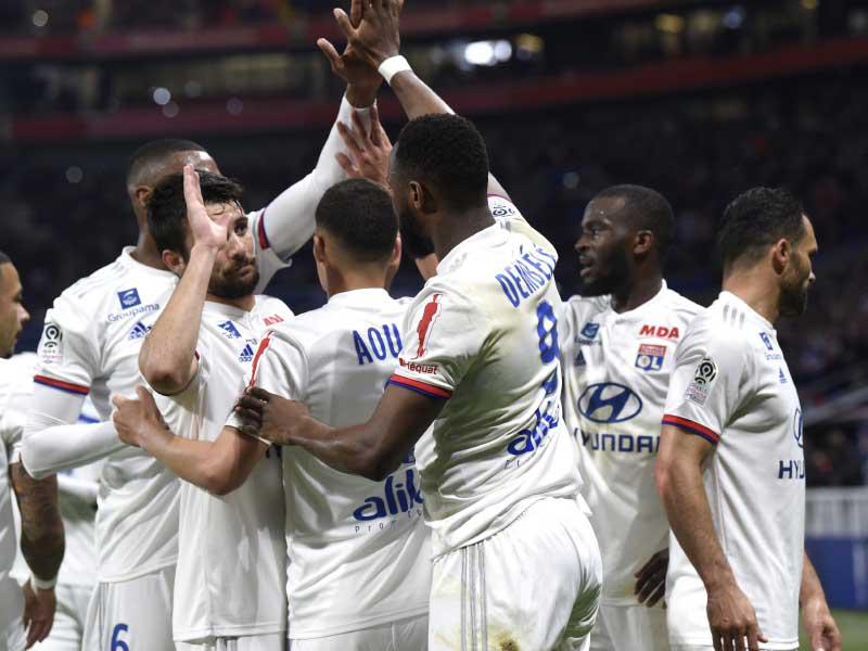 فرحة لاعبي ليون