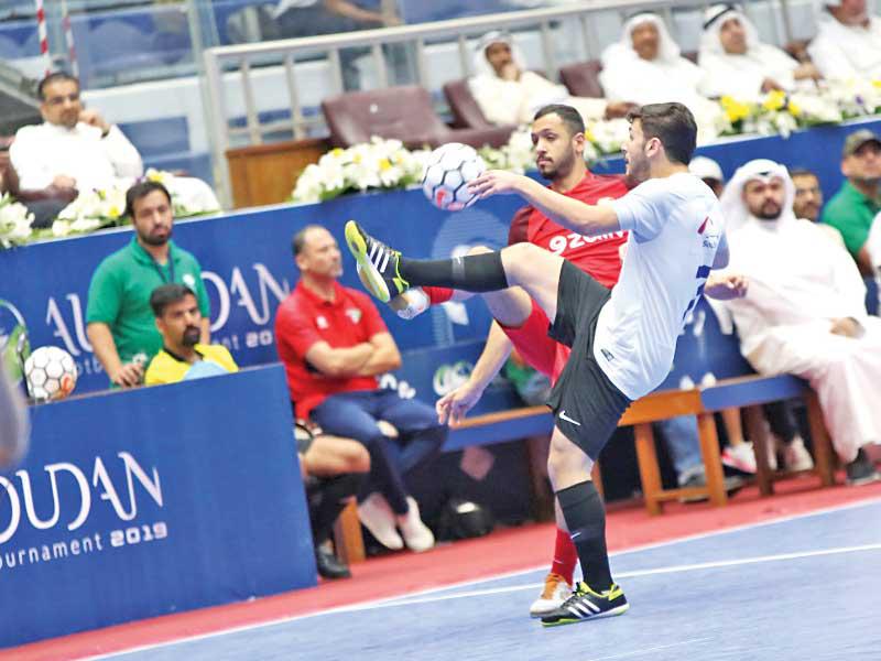 صراع على الكرة