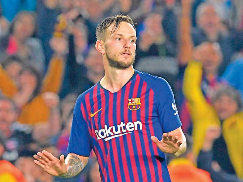 لاعب وسط برشلونة، الكرواتي إيفان راكيتيتش