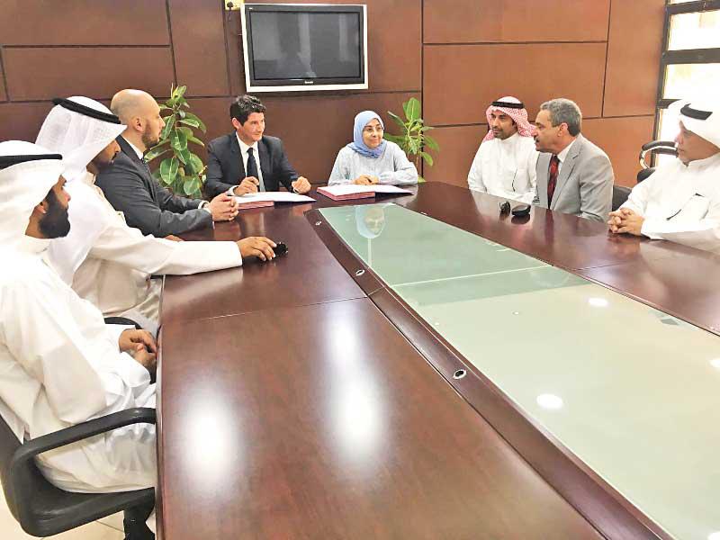 خلال توقيع اتفاقية «الاداب» والمعهد الفرنسي