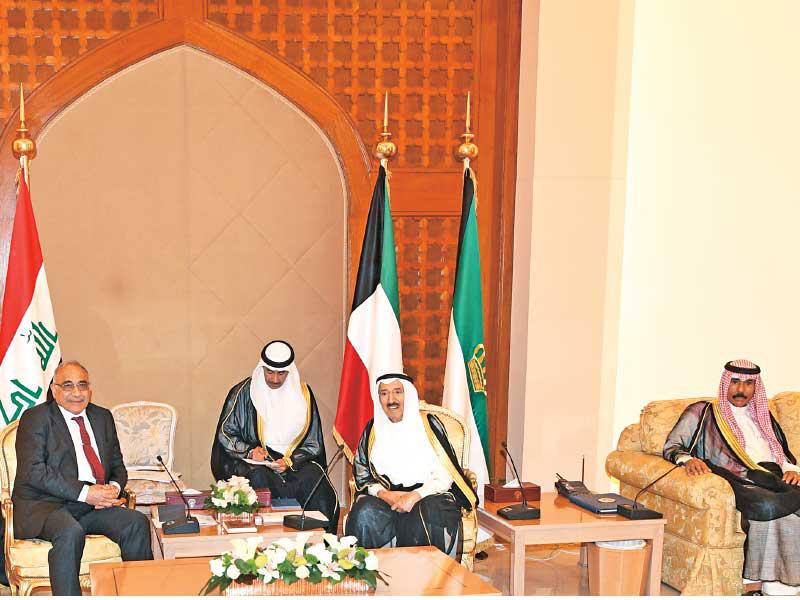 سمو الأمير خلال استقباله رئيس الوزراء العراقي