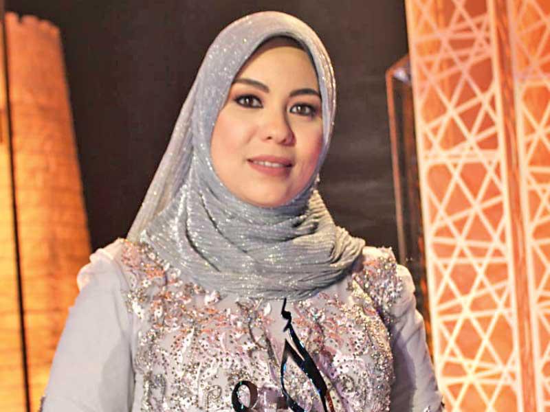 الشاعرة المصرية هبة الفقي