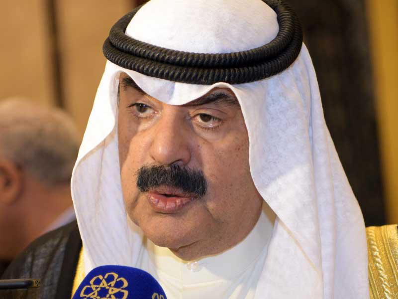 الجارالله متحدثاً إلى الصحافيين