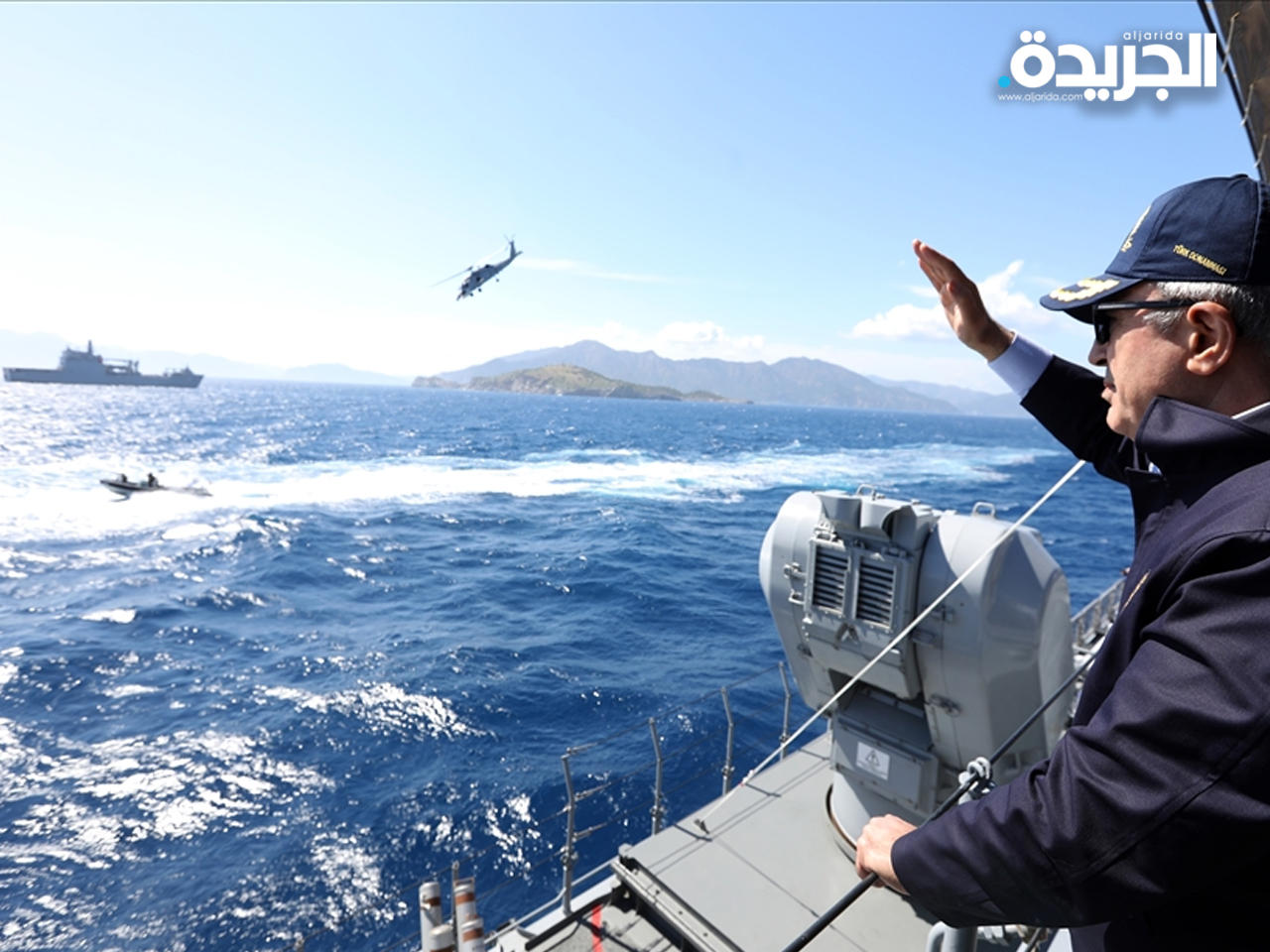  وزير الدفاع التركي خلال تفقده لمناورات (ذئب البحر 2019) 