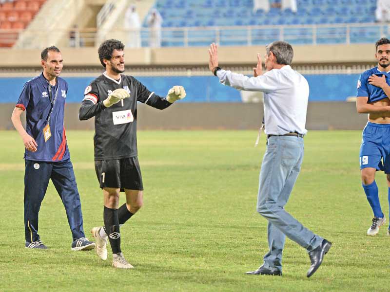  رادي وحارس المرمى وليد وارد في لقاء الفريق الأخير في الدوري