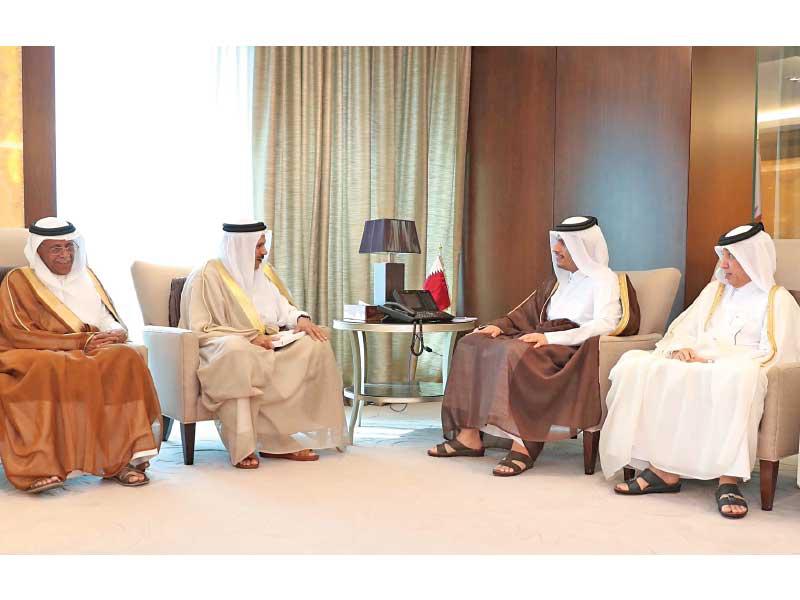 بن عبدالرحمن مستقبلاً الزياني في الدوحة أمس الأول (كونا)