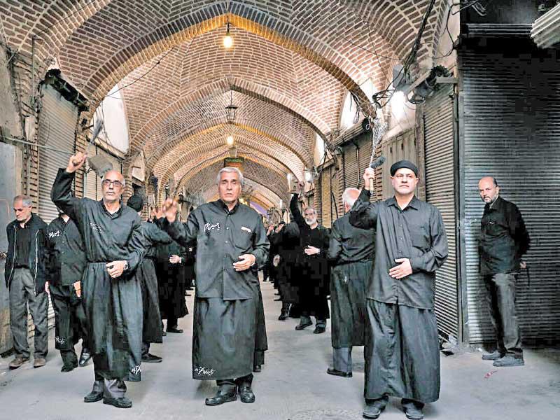 إيرانيون يحيون ذكرى مقتل الإمام علي قبل أيام في تبريز (إرنا)n