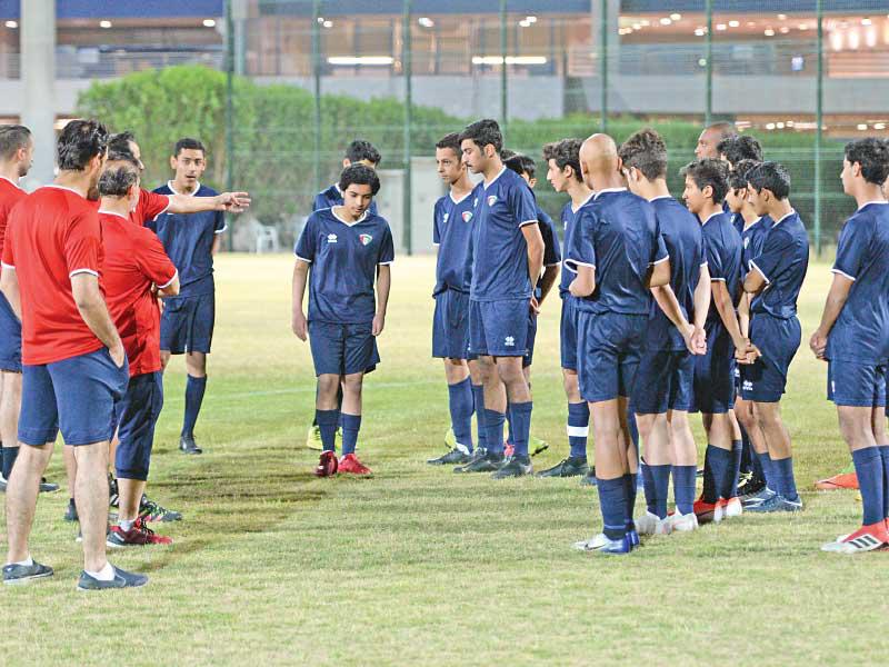 جانب من التدريب الأول لمنتخب الناشئين