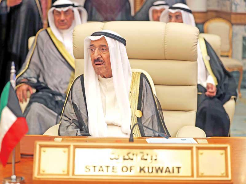 سمو الأمير خلال القمة العربية في مكة مساء أمس الأول (رويترز)