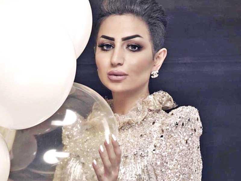 الفنانة سارة العنزي