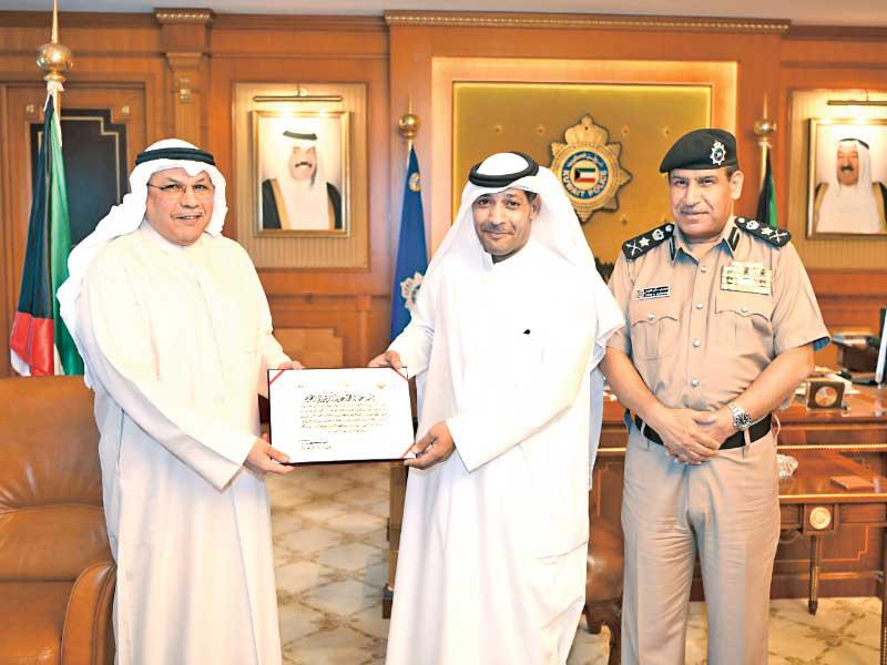 الجراح مكرماً المواطن الرشيدي