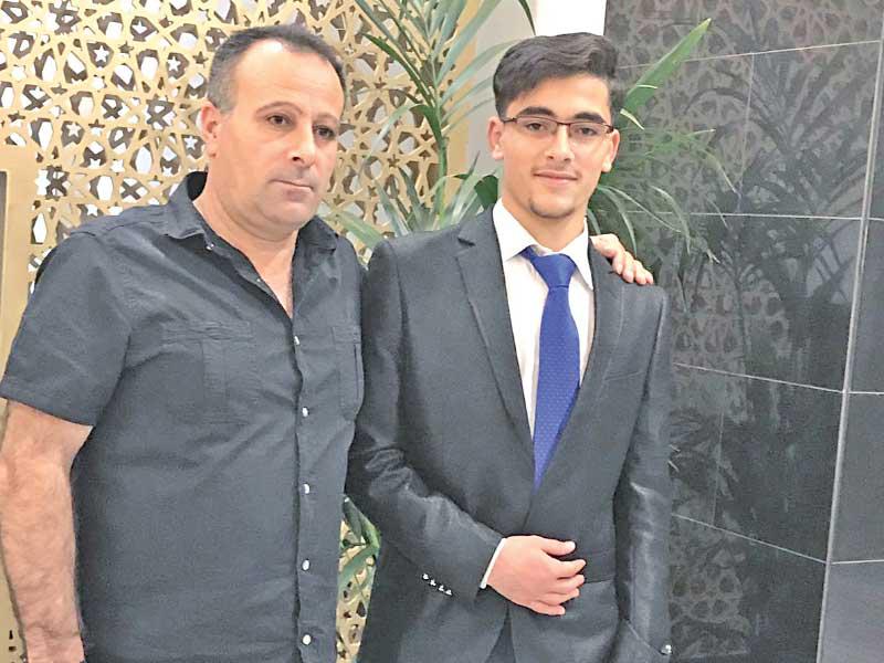 علاء الفراج مع والده