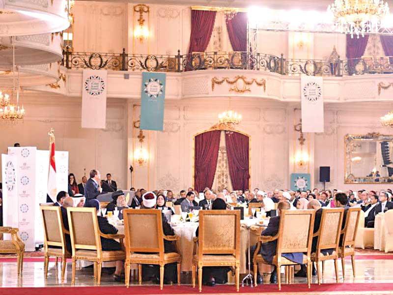 السيسي متحدثاً في حفل إفطار الأسرة المصرية أمس الأولttt            (صفحة الرئاسة)