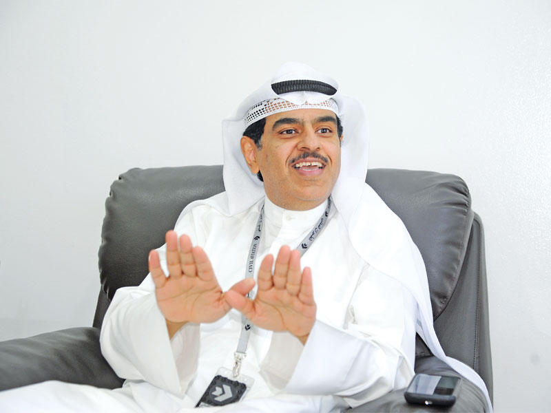 مدير الإدارة الهندسية بالإدارة العامة للطيران المدني رئيس لجنة تشغيل مبنى الركاب المساند T4 م. صالح الفداغي   (تصوير عوض التعمري)n