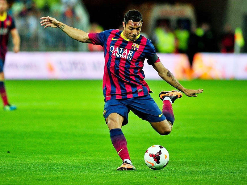  ادريانو كوريا لاعب برشلونة