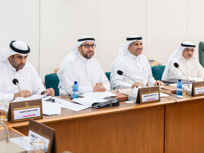 الرويعي مترئساً اجتماعاً سابقاً للجنة التعليمية