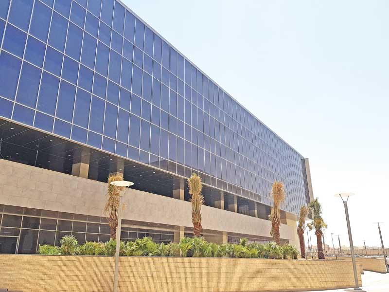  مبنى الكلية 