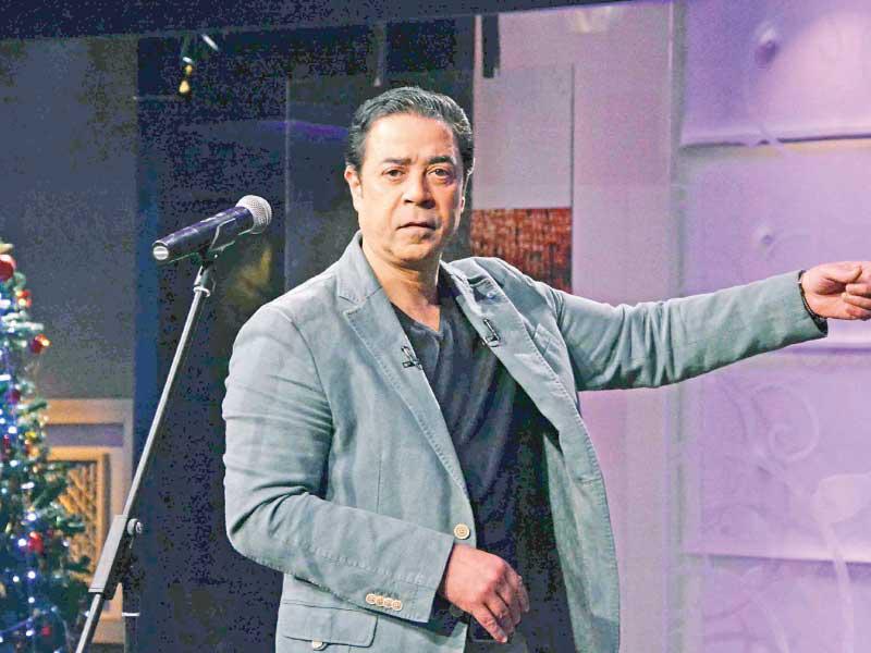 النجم مدحت صالح