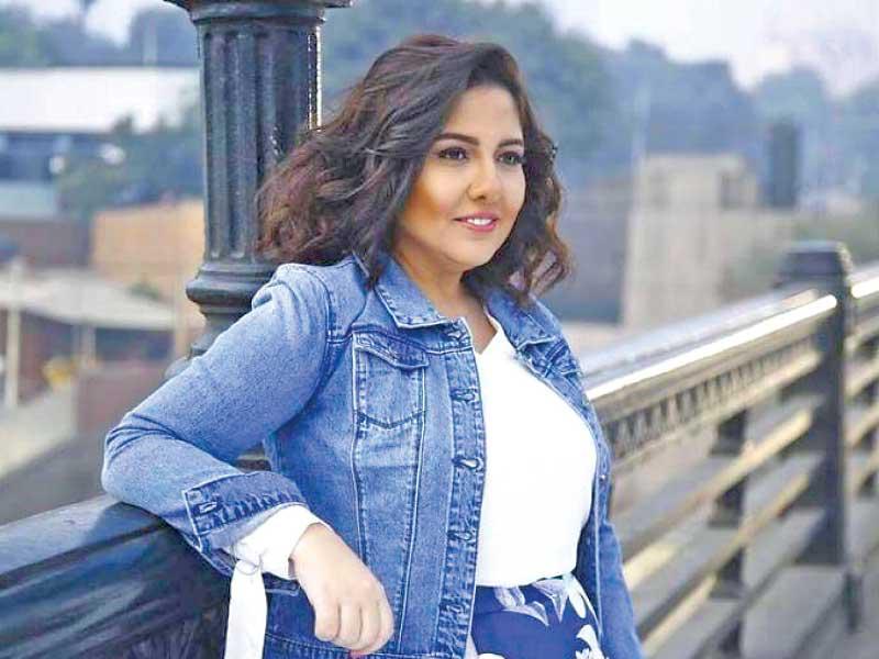  المطربة مي كساب