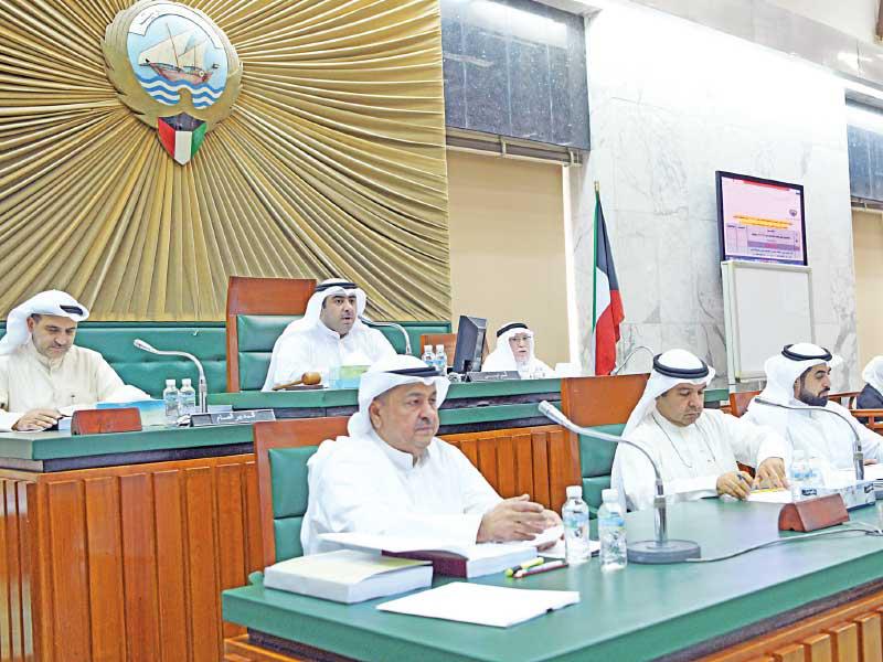 جانب من جلسة البلدي امس