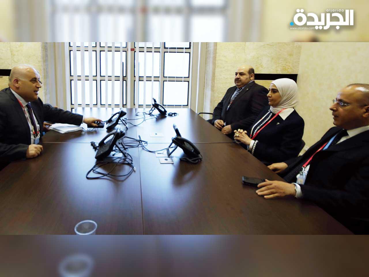  الوزيرة مريم العقيل تجتمع بوزير العمل الفلسطيني نصري ابوجيش