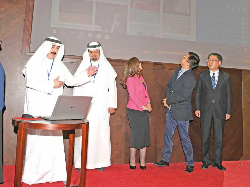 العبد الجليل متحدثاً خلال حفل الافتتاح 